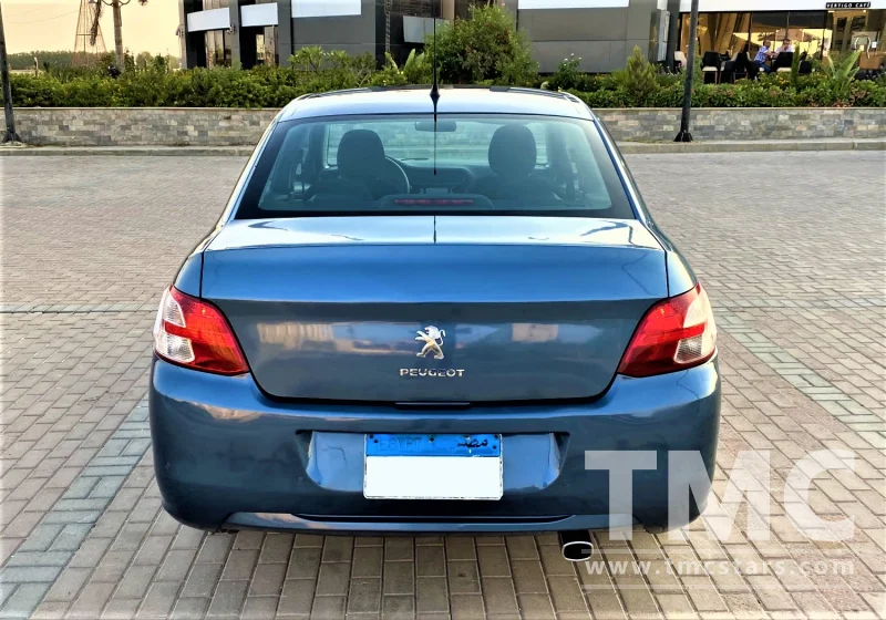 BMW 318 2019